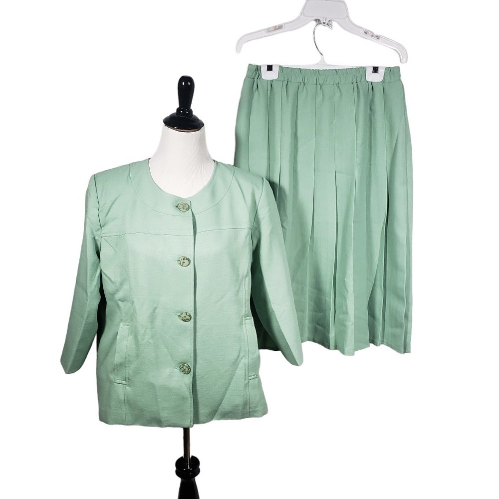 Judy Bond Women's size 14 2 Piece Mint Skirt Suit